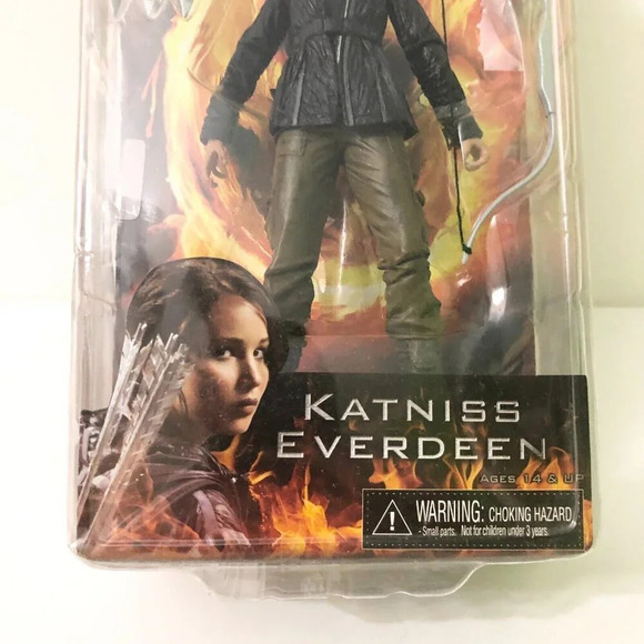 2012 The Hunger  Games Katniss Everdeen Figure Jennifer Lawrence Damaged Box - Picture 4 of 16